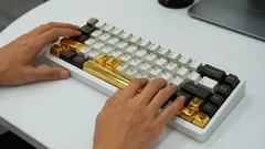 Takto firma odměňuje své nejlepší zaměstnance – cena této klávesnice vás překvapí