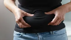 Co je to „stresové břicho“ a jak se ho zbavit: 8 jednoduchých kroků