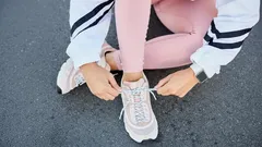 Jak se snadno zbavit zatuchlého zápachu z bot pomocí domácích prostředků